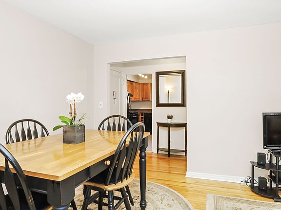 1825 Palmer Ave Unit 2A-print-005-003-004-4200x2359-300dpi.jpg