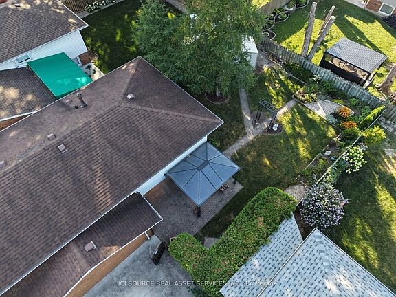3rd image of 9440 Chestnut Dr