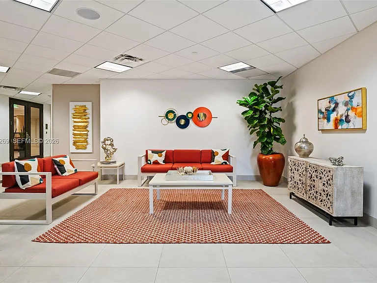2555 Collins Ave #1002 — Photo 35