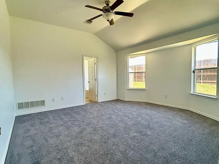 518 Morningside Ct — Photo 12
