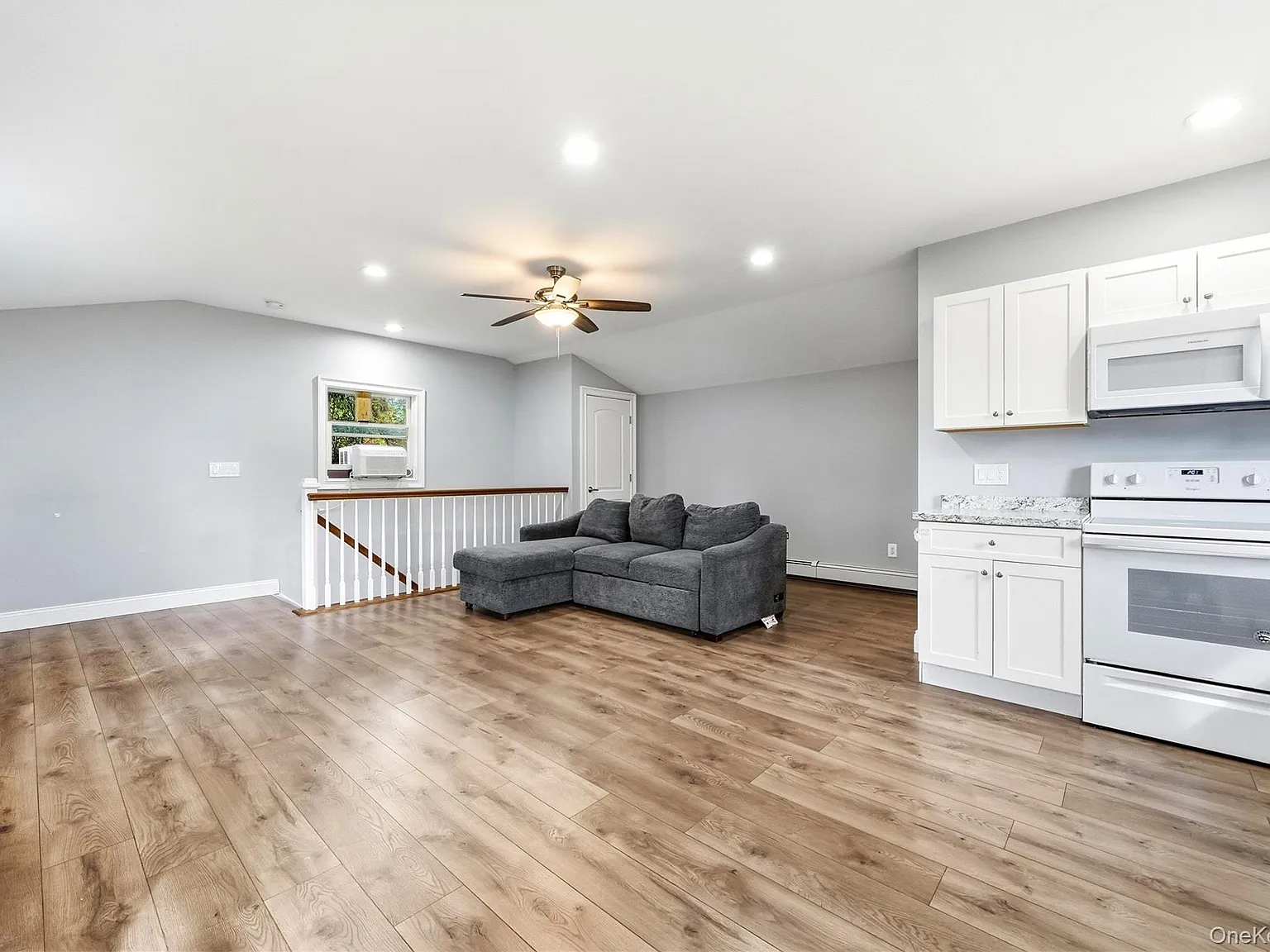 Studio, 1.5 bath, 500 sqft, $1,900 — Photo 3