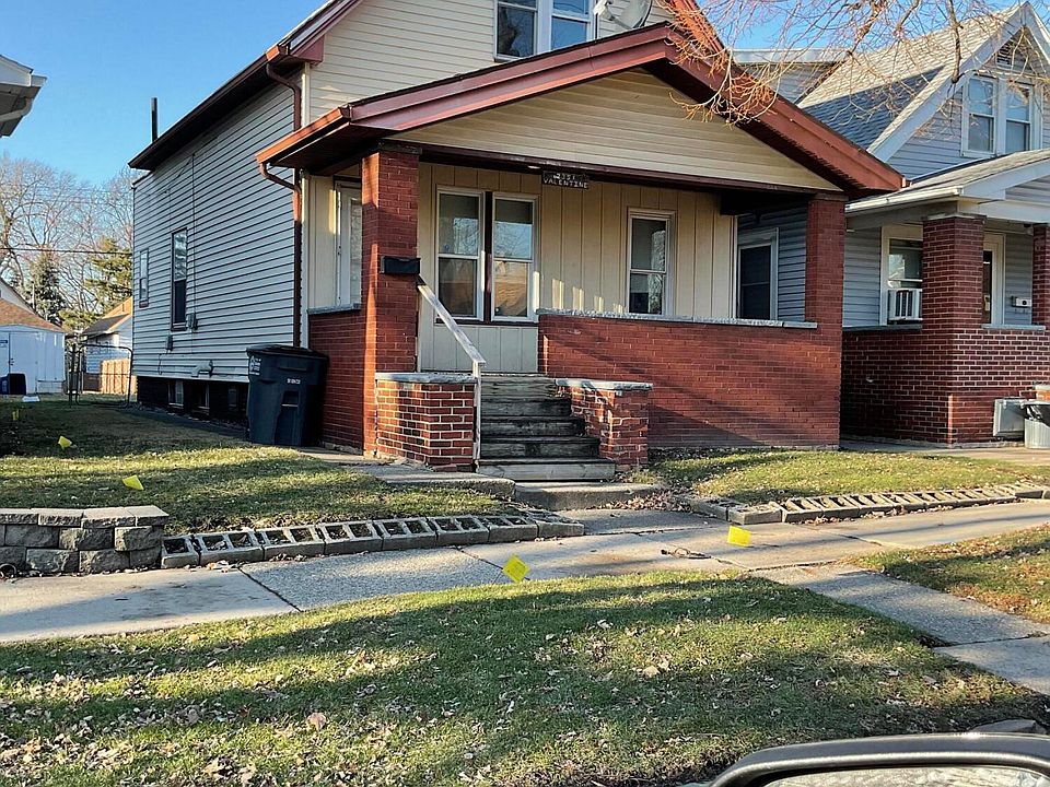 1st image of 2351 Valentine St