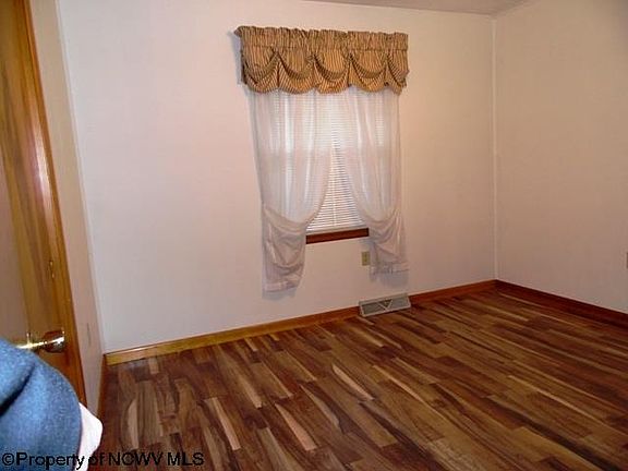 3rd image of 117 Fairlawn Dr