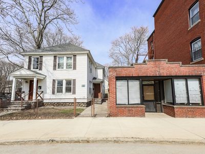 385 Pleasant St, Worcester, MA, 01609