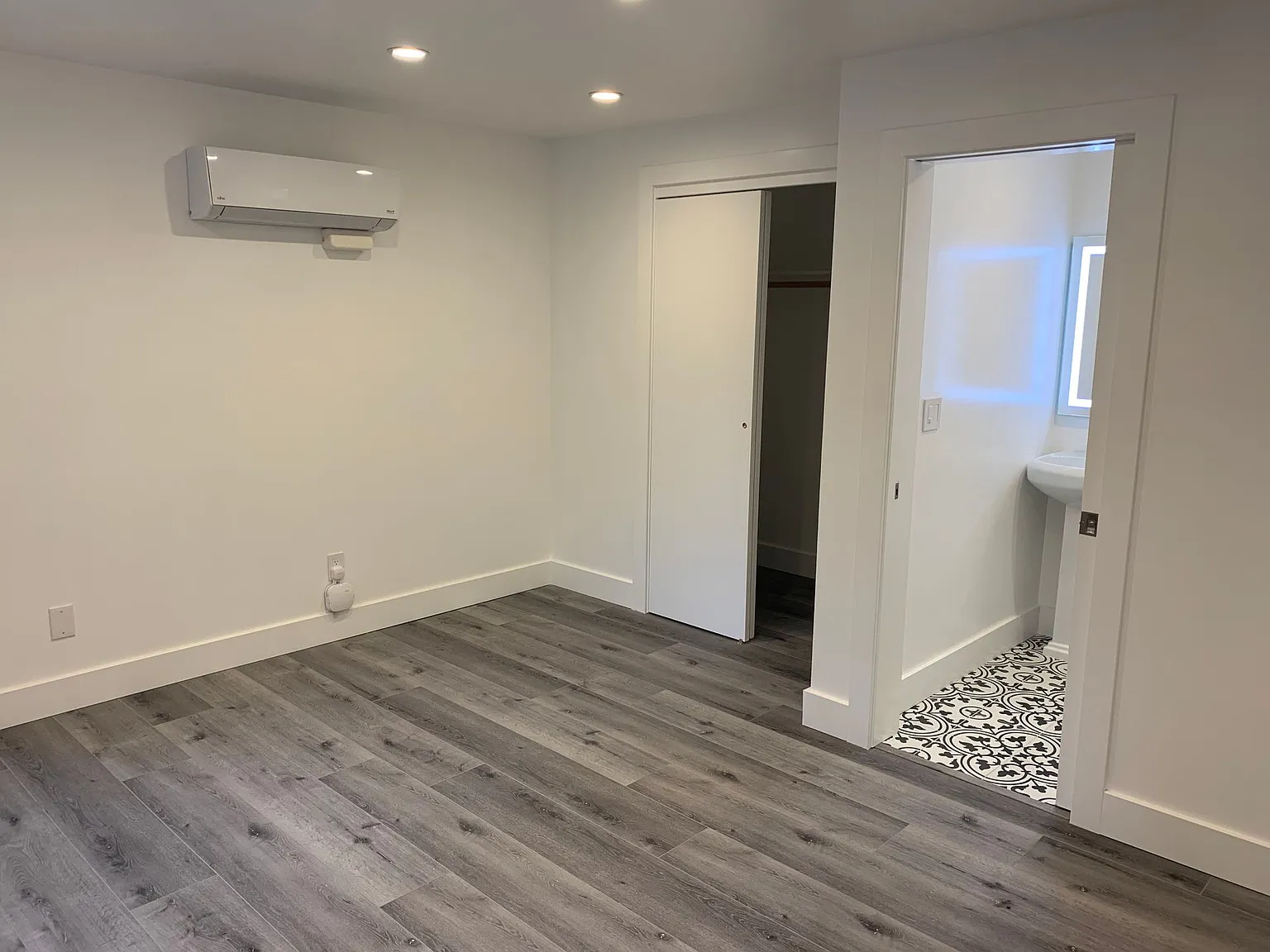Room For Rent! — Photo 2
