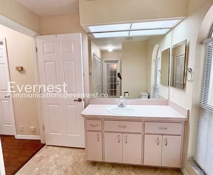 5609 Rosewall Cir — Photo 23