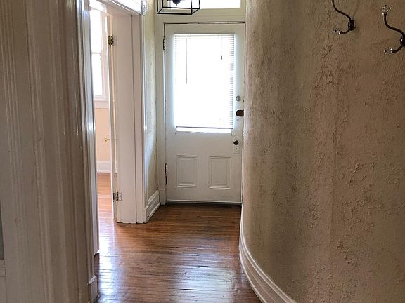 3rd image of 3923 Spencer Ave #1