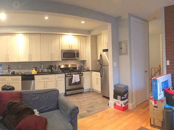 3rd image of 35 Fort Washington Ave APT 1G