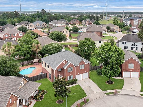 2nd image of 15102 Walden Park Ct