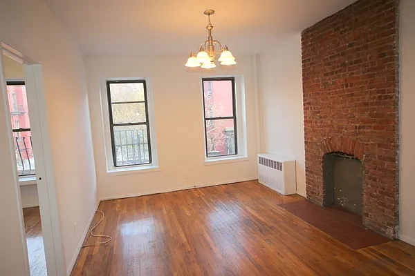 Rented by Metropolitan Realty | media 22