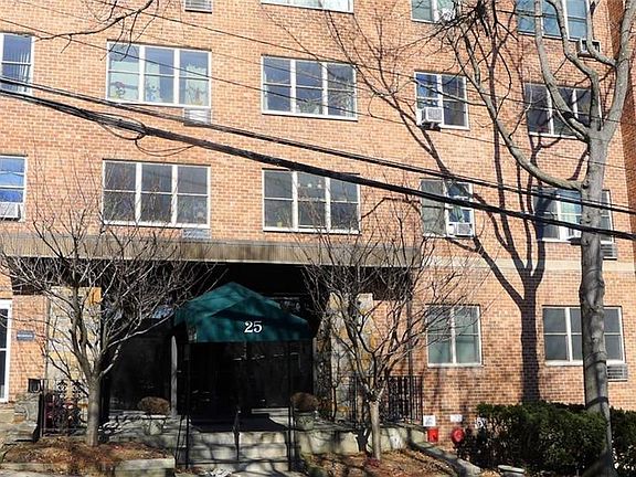 2nd image of 25 Franklin Ave APT 3F