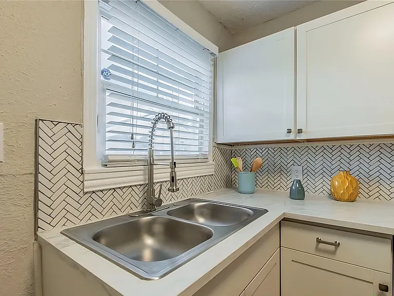806 Estelle Ave #A — Photo 9