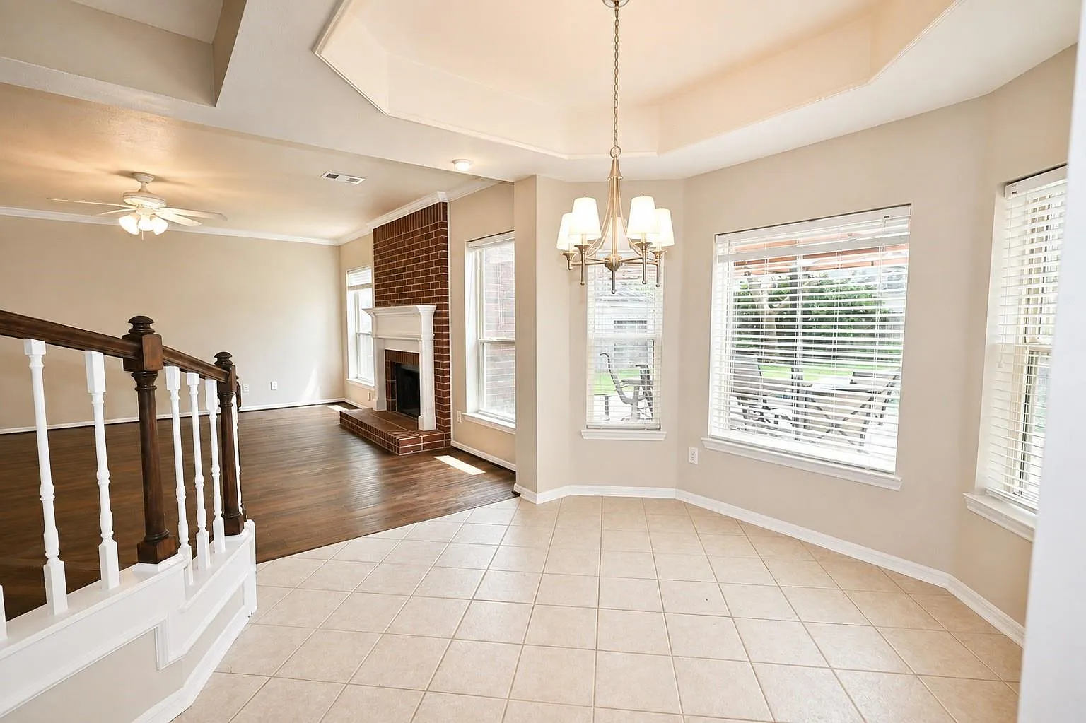 4 bed, 2.5 bath, 2442 sqft, $2,600 — Photo 4