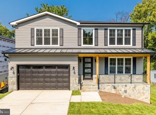 2050 Pimmit Dr, Falls Church, VA 22043