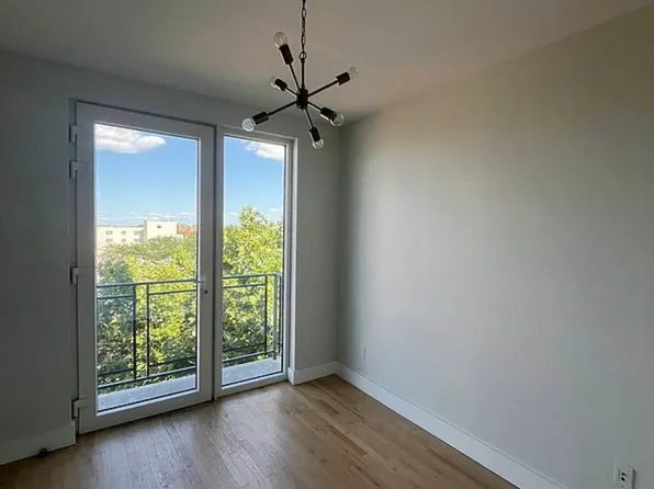 3013 Barker Avenue image 2 of 8