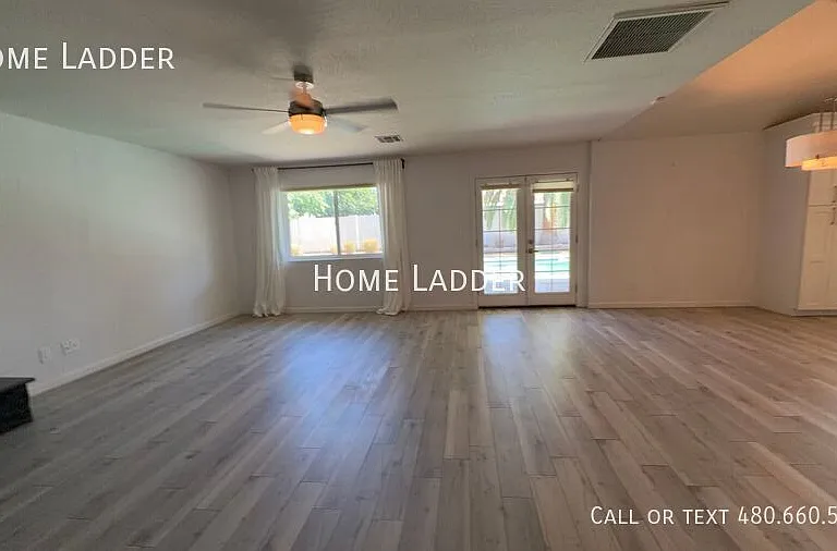 4362 E Ludlow Dr — Photo 11