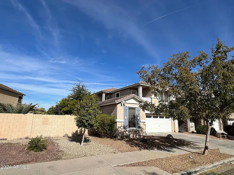 2226 E Bowker St — Photo 3