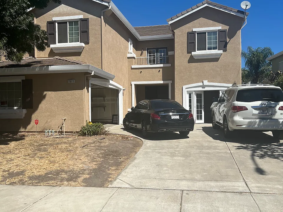 1571 Riverview Ave