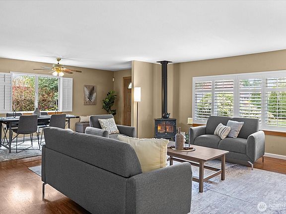 5th image of 4423 88th Street NE