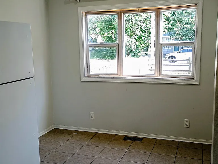 905 E Marietta Ave #A — Photo 3