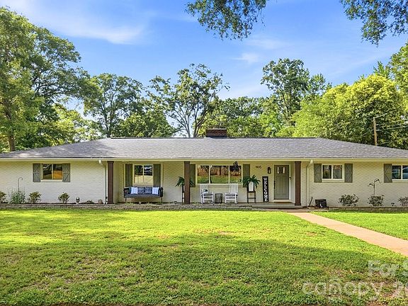 2nd image of 1405 Colony Rd