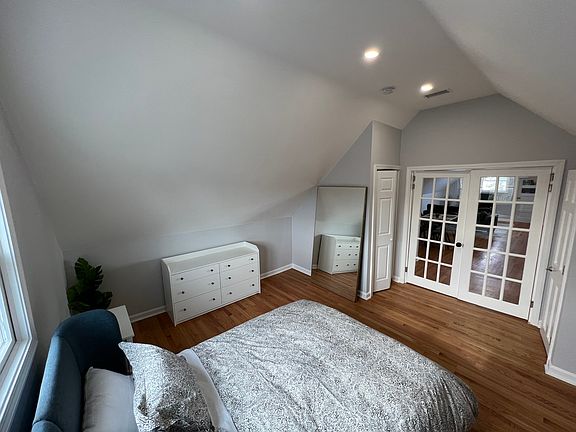 5th image of 145 Surrey St Floor 3