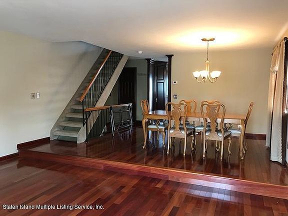 5th image of 170 Cotter Ave
