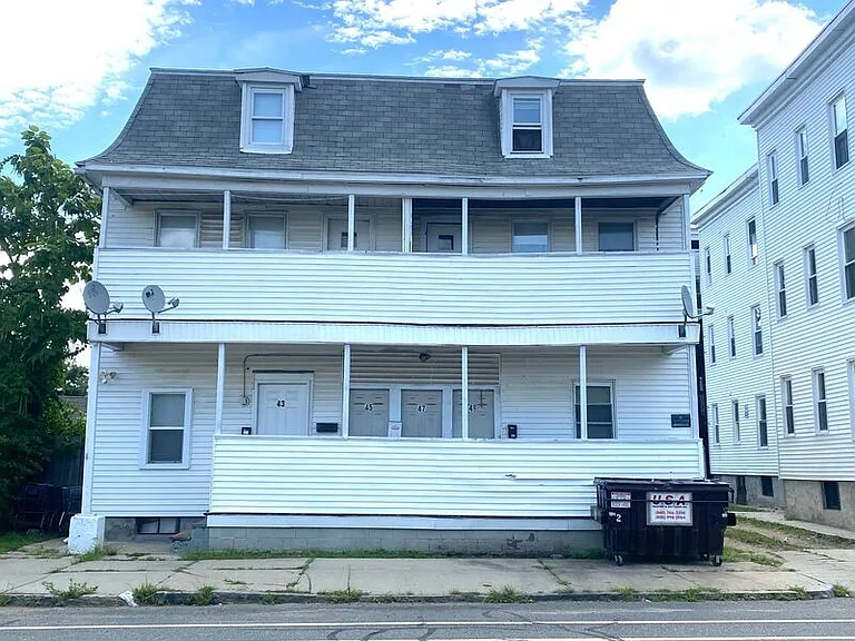 43 Oak St — Photo 1