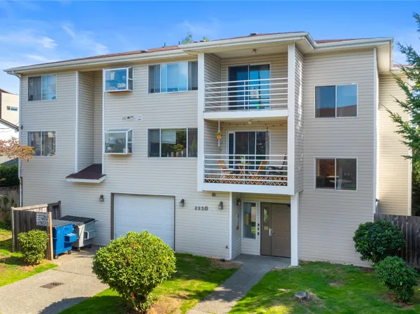 8820 Stone Avenue N, Seattle, WA 98103