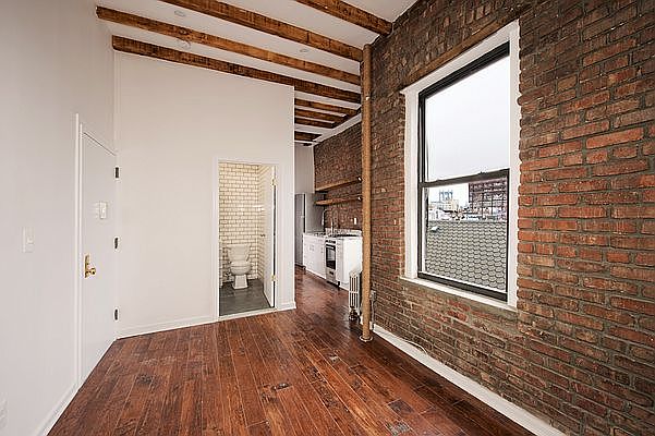 1st image of 28 Forsyth St APT 18