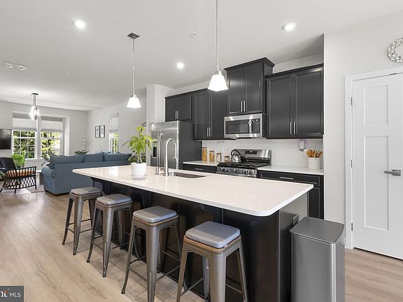 5th image of 231 Bel Aire Ln