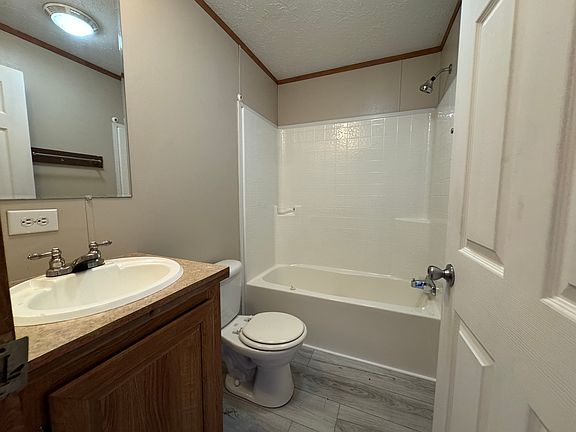 2nd image of 373 Brookside Mnr