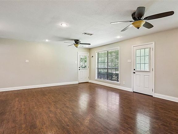 3rd image of 16291 Johns Dr