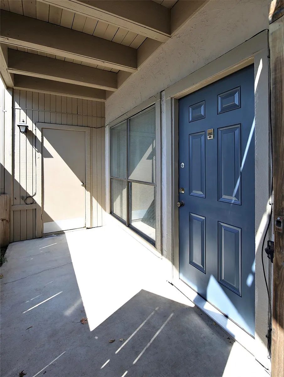 Building Photo - 5711 Sugar Hill Dr #95