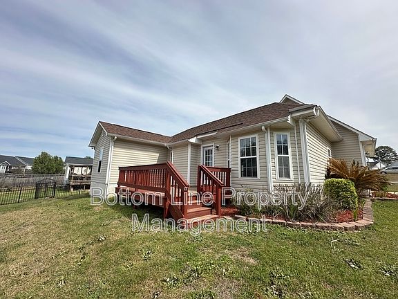 4th image of 4044 Red Oak Dr