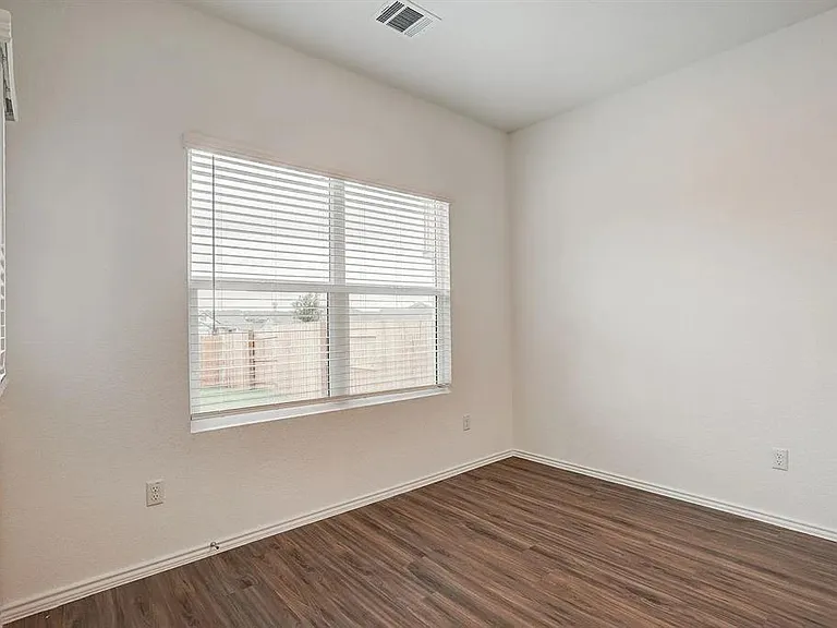 209 Majestic Cedar Dr — Photo 11