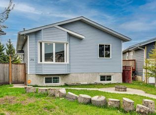 32 NW Taraglen Pl NE, Calgary, AB T3J 2N4