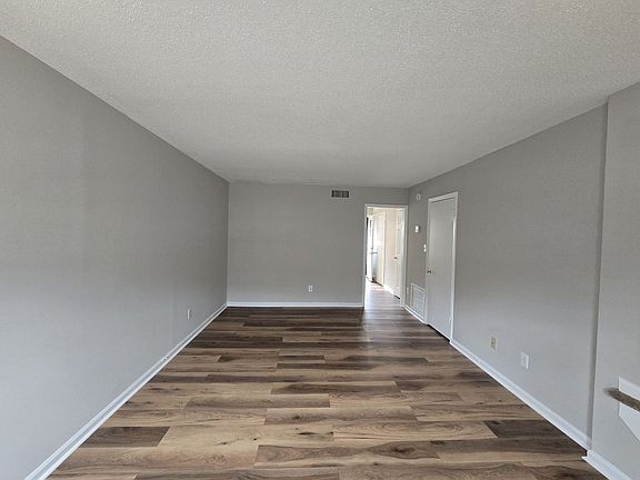5th image of 4720 Old Lantern Way