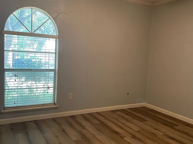 1425 Natchez Dr — Photo 18