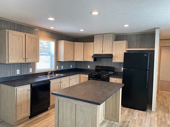 3rd image of 59328 Cary Ln