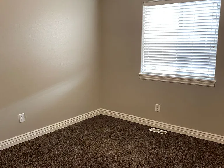 555 Countryside Ave — Photo 22