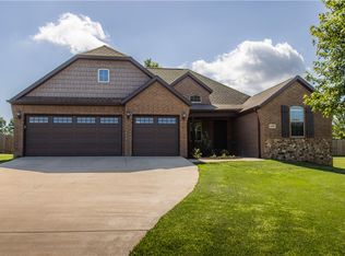 14908 Tikaani Dr, Siloam Springs, AR 72761