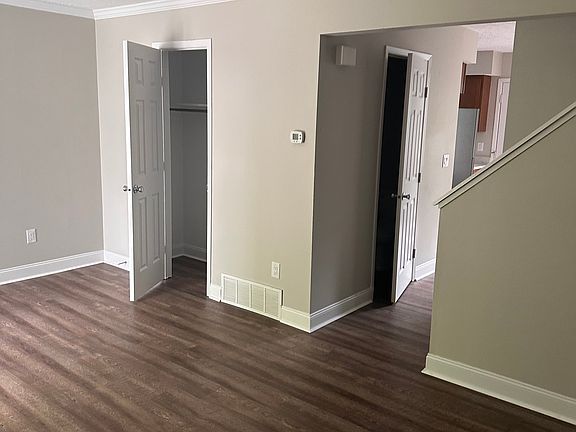 3rd image of 3951 Bronson Ct #3951
