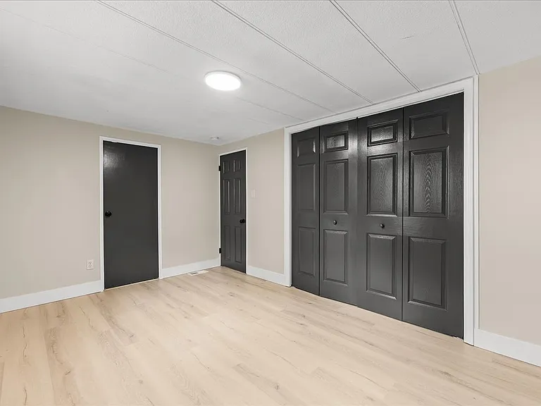 210 Lynn St — Photo 13