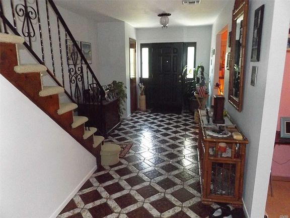 2nd image of 25 Heather Dr