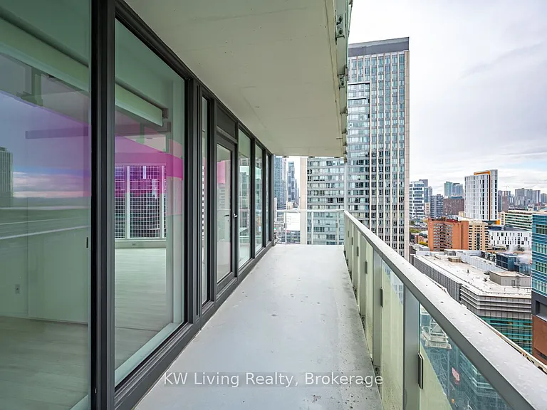 197 Yonge St #2102 — Photo 12