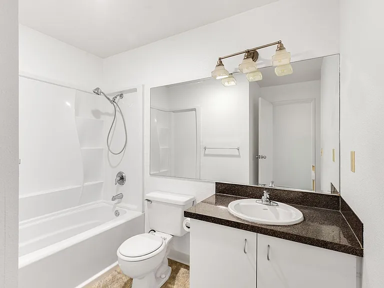 5300 Harbour Point Blvd W #310F — Photo 11