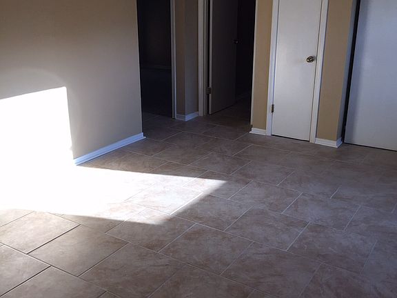 5th image of 161 Sprague Dr APT B