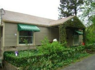 52 Copper St, Eureka Springs, AR 72632