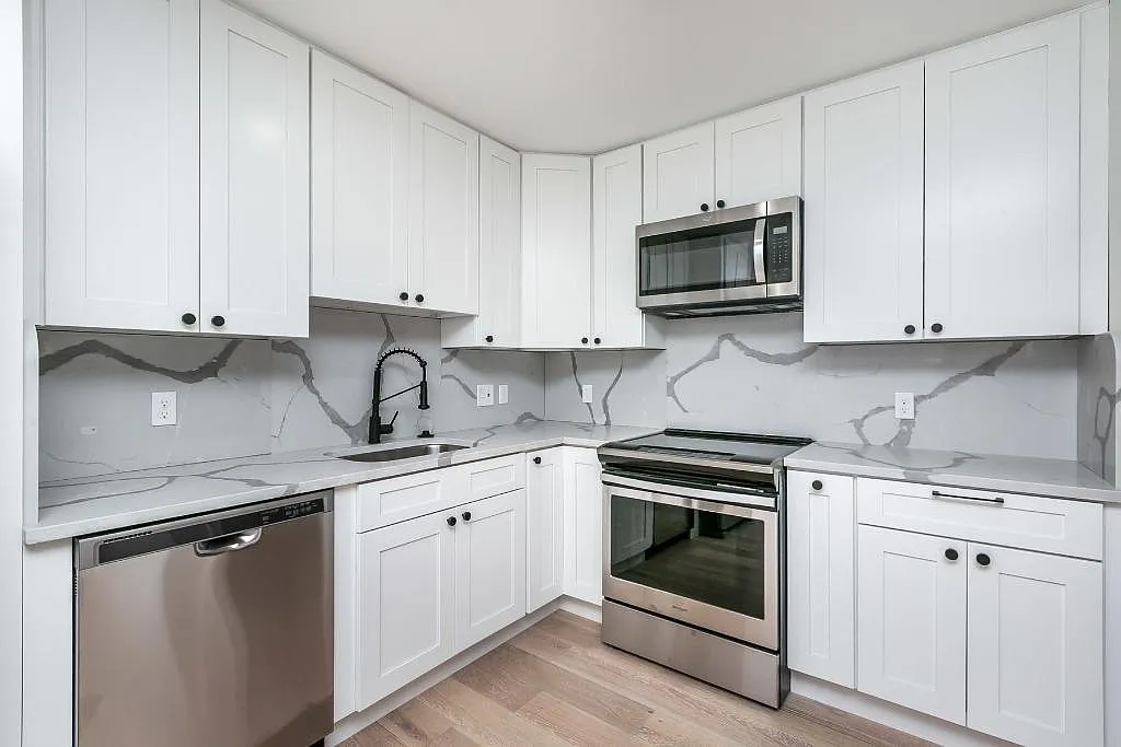 2515 Boston St — Photo 3